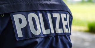 Die Täter gaben vor, die Tochter der Seniorin hätte einen Unfall verschuldet un benötigt nun 70 000 Euro um nicht ins Gefängnis zu kommen.